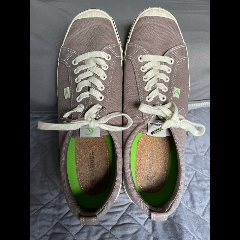 Cariuma Men’s Canvas Shoes